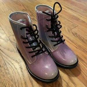NWT girls motto boots size 1 rainbow